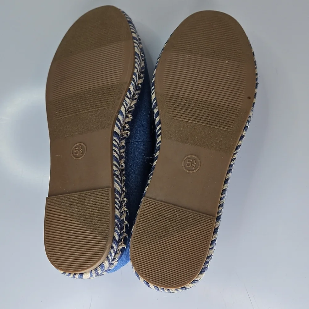 Universal Thread comfortable womens